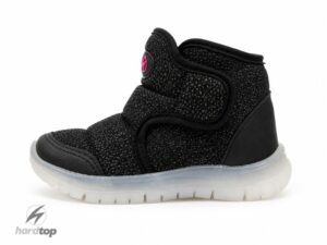 Bota  deportiva urbana con abrojos negro/rosa