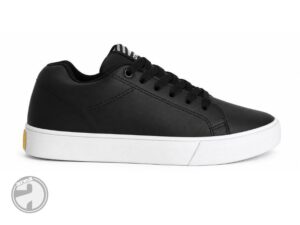 Zapatilla urbana de ecocuero negra Area